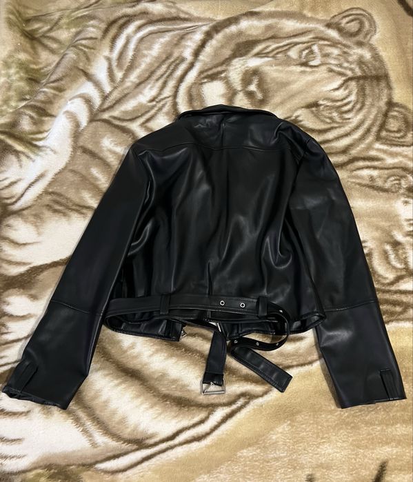 Дві стильні косухи ! Чорна класична та трендова варьонка