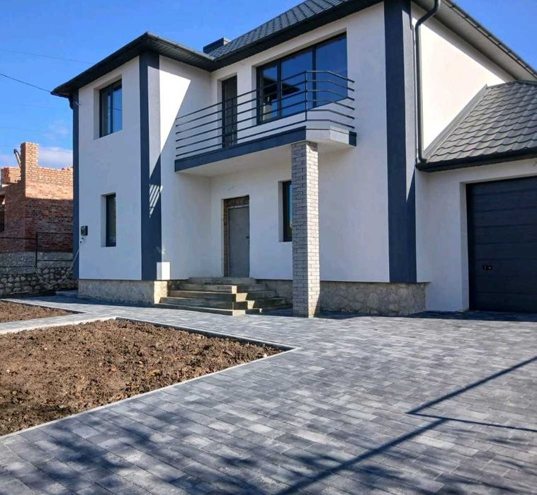 Продаж будинку поряд з містом біля мікрорайону Дружба