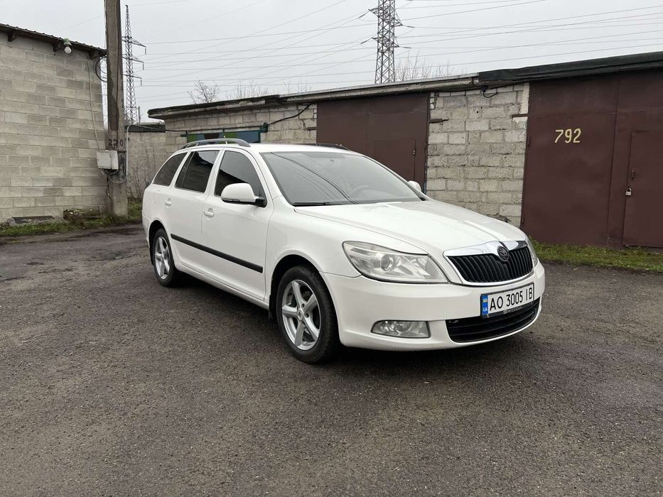 Skoda Octavia A5 2012 год 1600 газ/бензин mpi с механикой