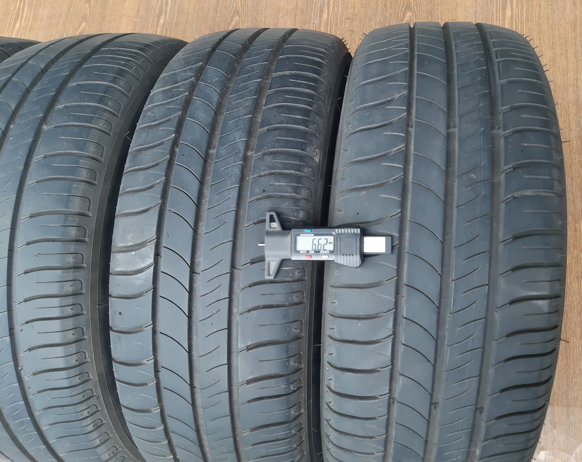 Шини 4шт   r16  205-60 Michelin