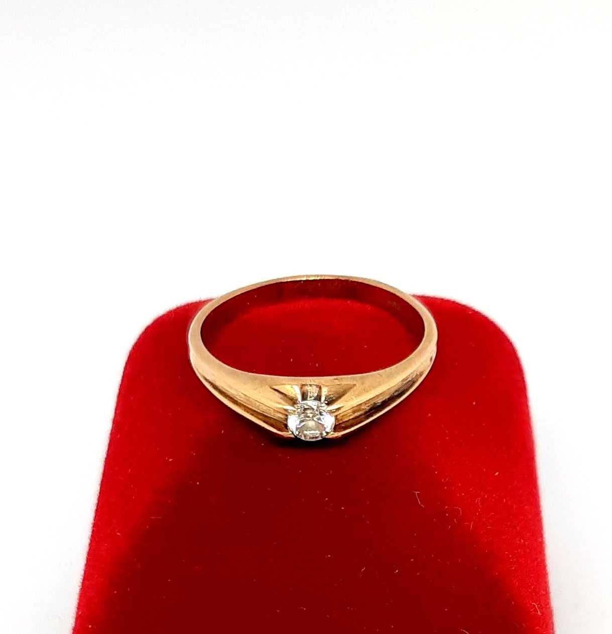 Złoty pierścionek z Cyrkonią PR.585 W:2,01gr R.11 ,