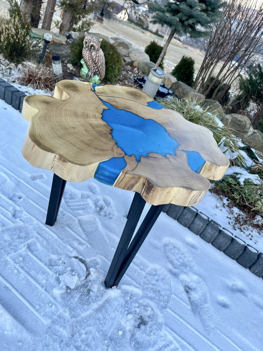 Stoliki kawowe z żywicą