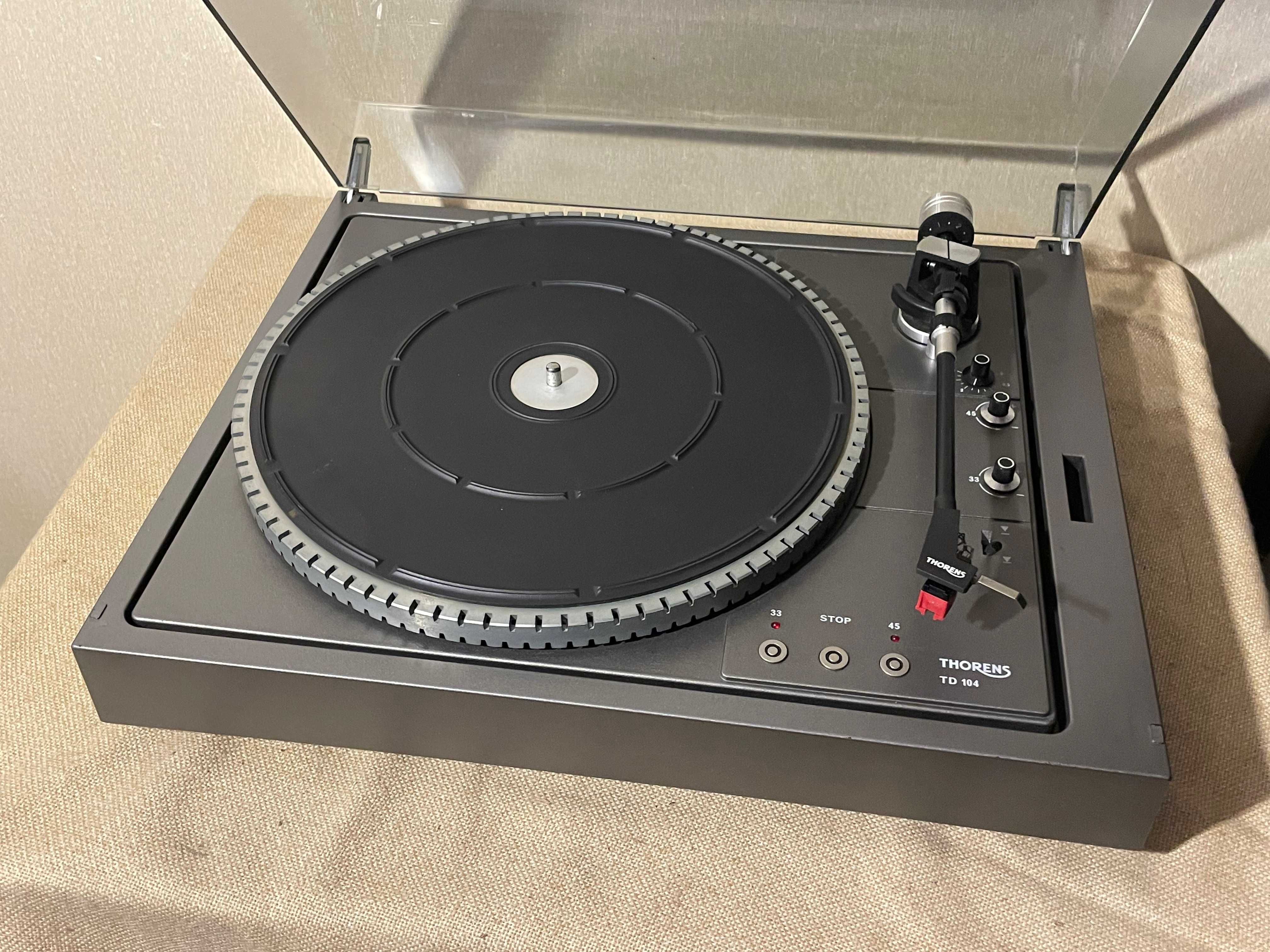 Качественный HI-FI проигрыватель винила THORENS TD-104 (BELT DRIVE)