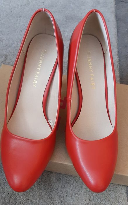 Buty damskie na obcasie r. 39