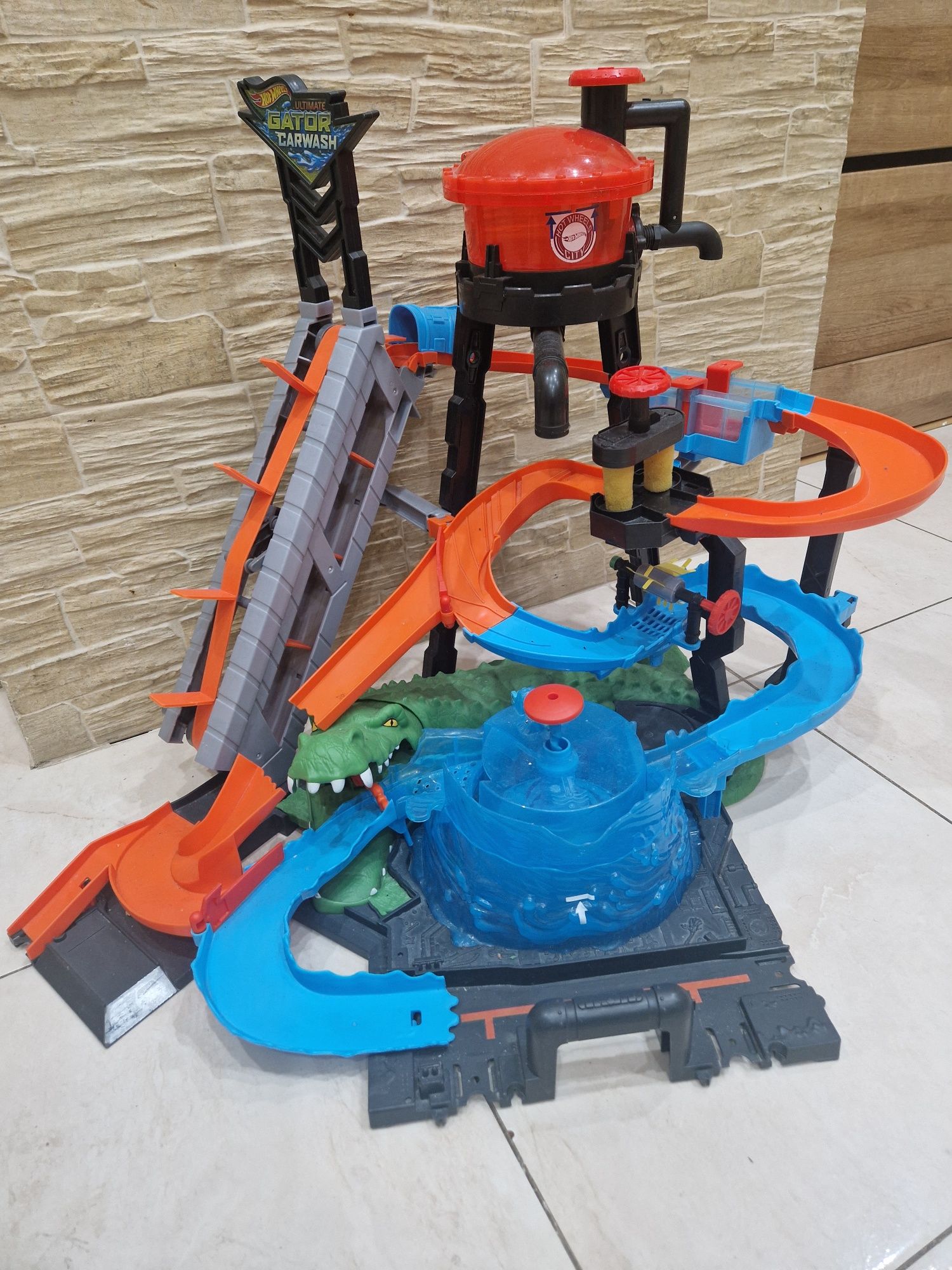 Myjnia Hot Wheels Atak Krokodyla.