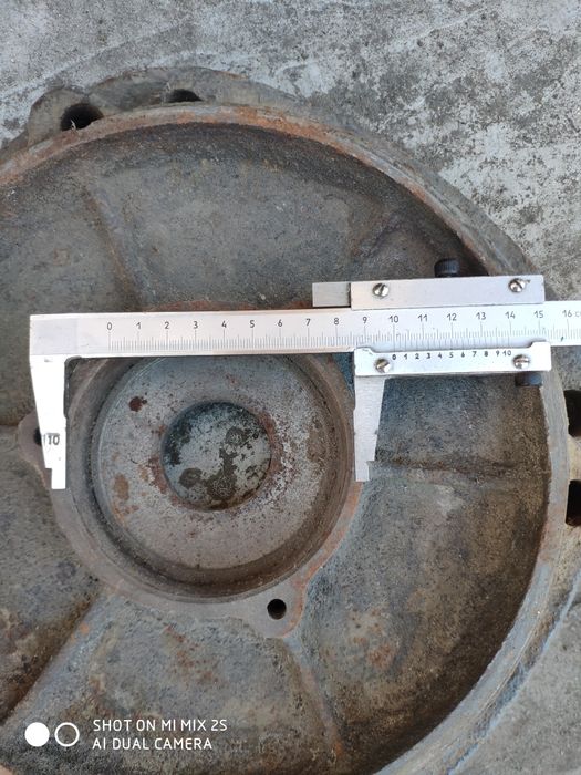 Фланець електро двигуна.Кришка двигуна