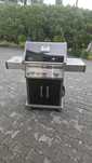Grill gazowy Napoleon Rogue 425 Sizzle Zone nierdzewne ruszta