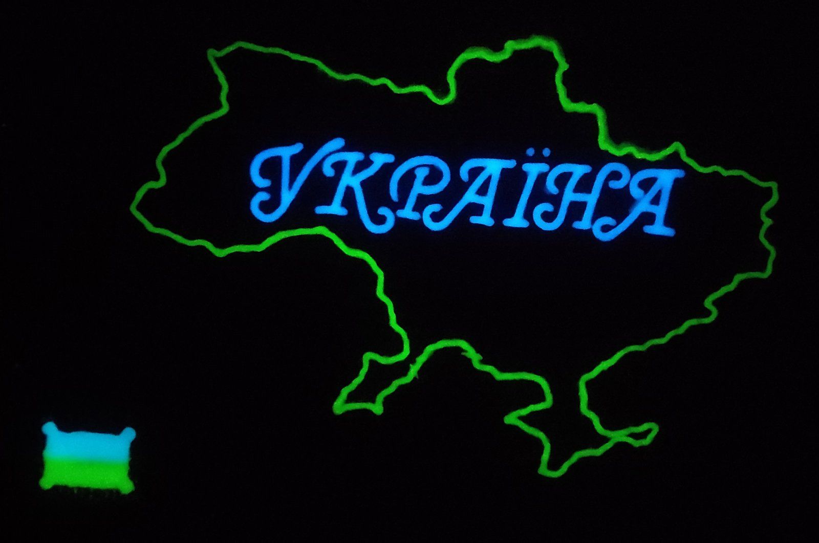 Карта Украины светящаяся в темноте