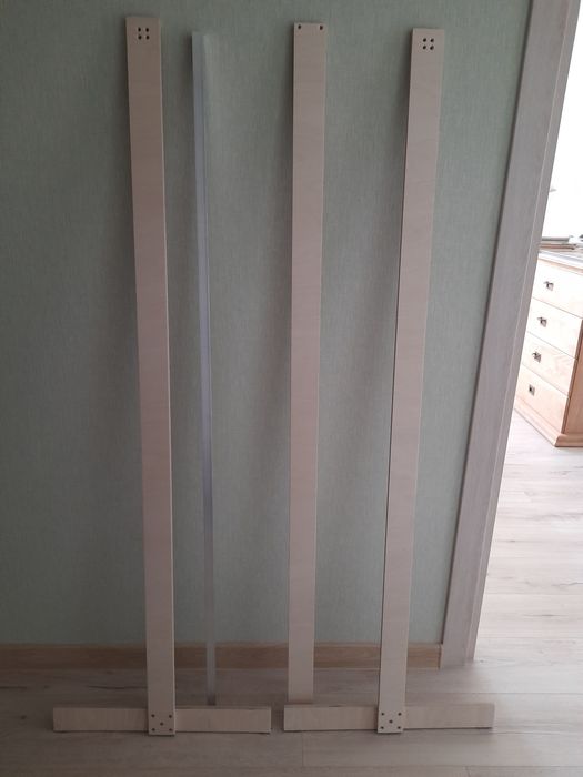 стійка вішалка для одягу