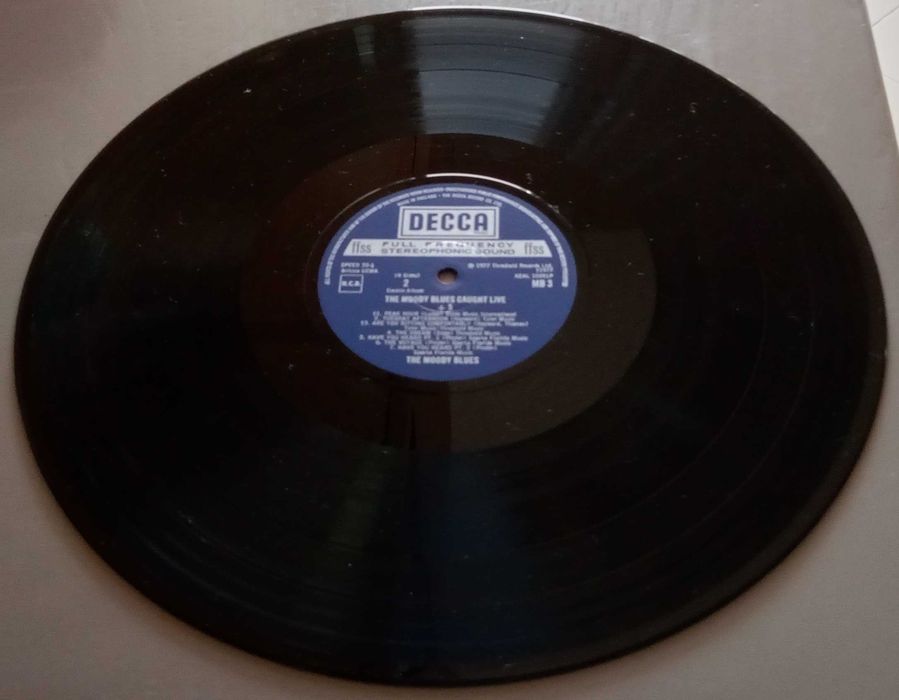 Moody Blues - - - - - Caught Live + 5 - - - - - 2 X LP