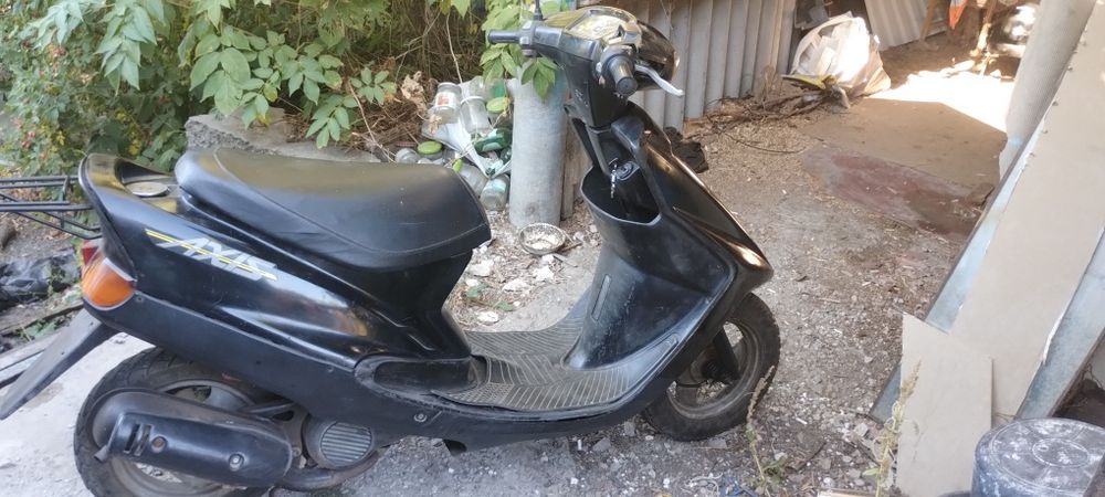 Три скутер Yamaha.             .