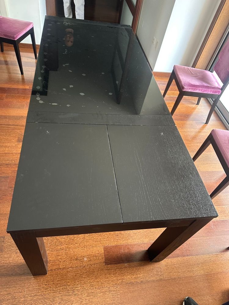 Mesa extensivel com 4 cadeiras