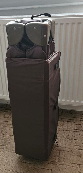 Łóżeczko turystyczne z materacem i pościelą