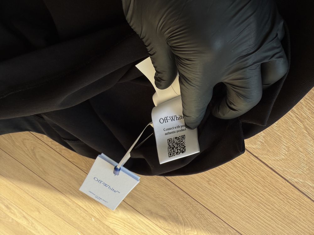 Продам футболку Off white оригинал