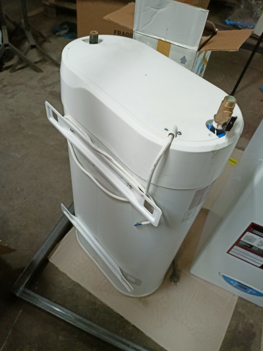 Boiler na wodę elektryczne 47l Wi-Fi
