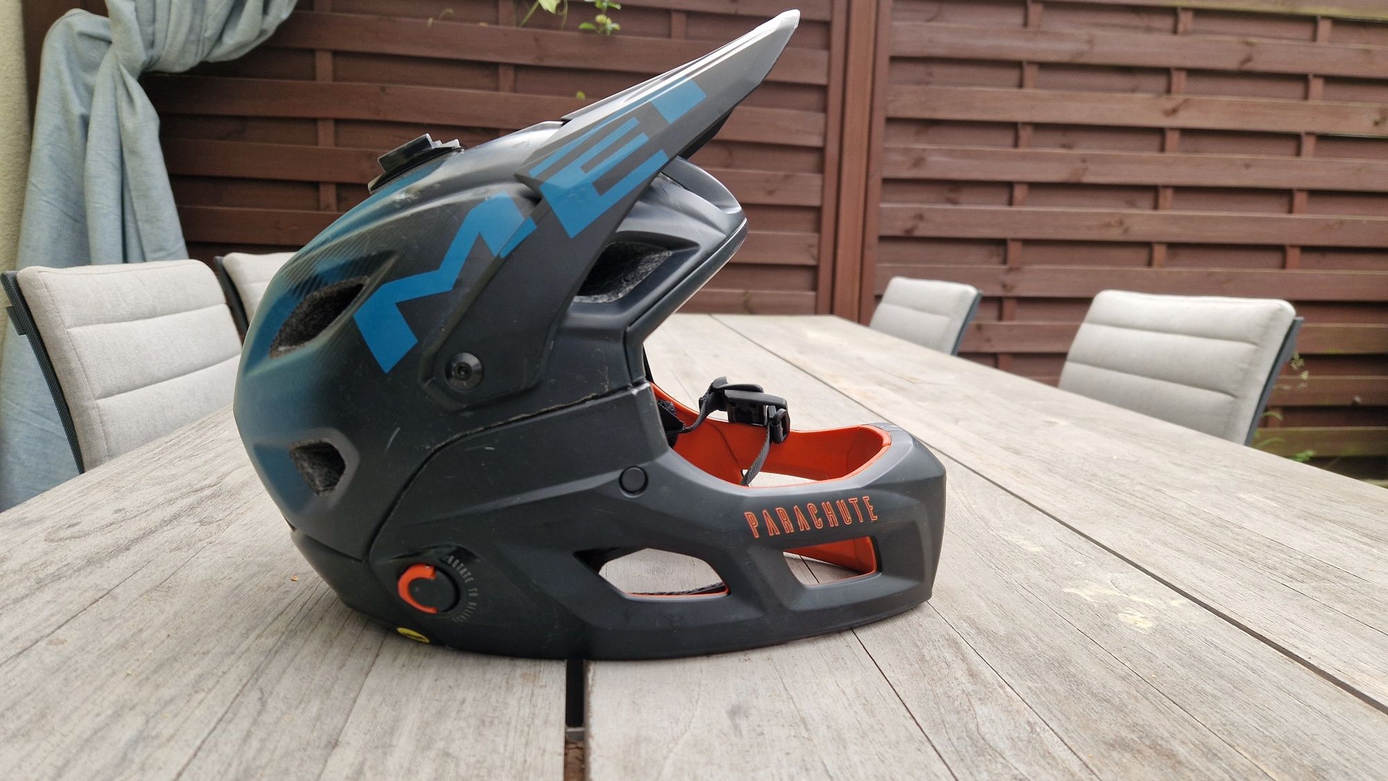 Kask rowerowy full face Parachute MCR MIPS rozmiar M