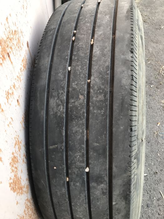 Продам 2 грузовые покрышки 315/70R22,5