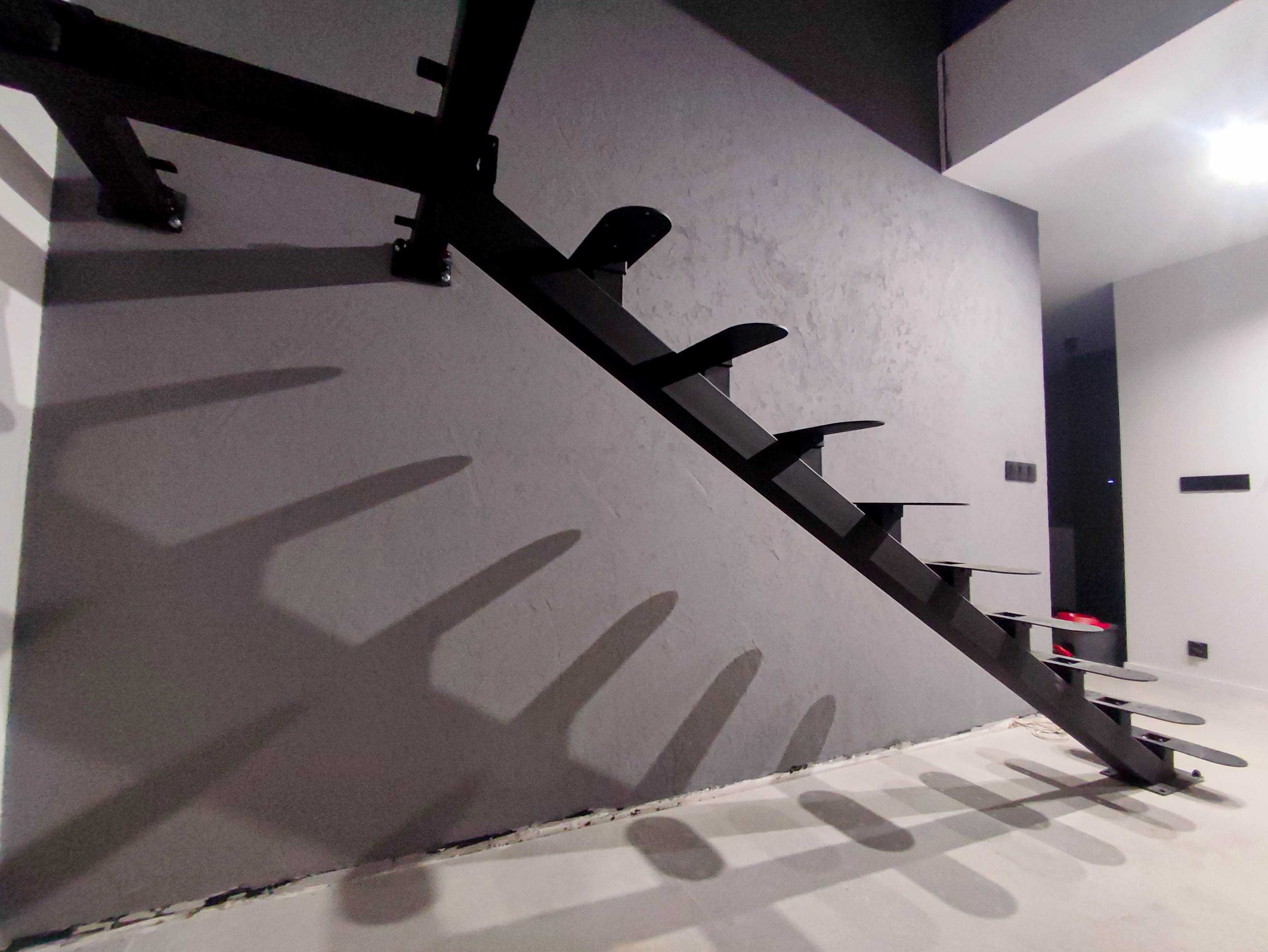 METALOWA konstrukcja SCHODÓW z balustradą