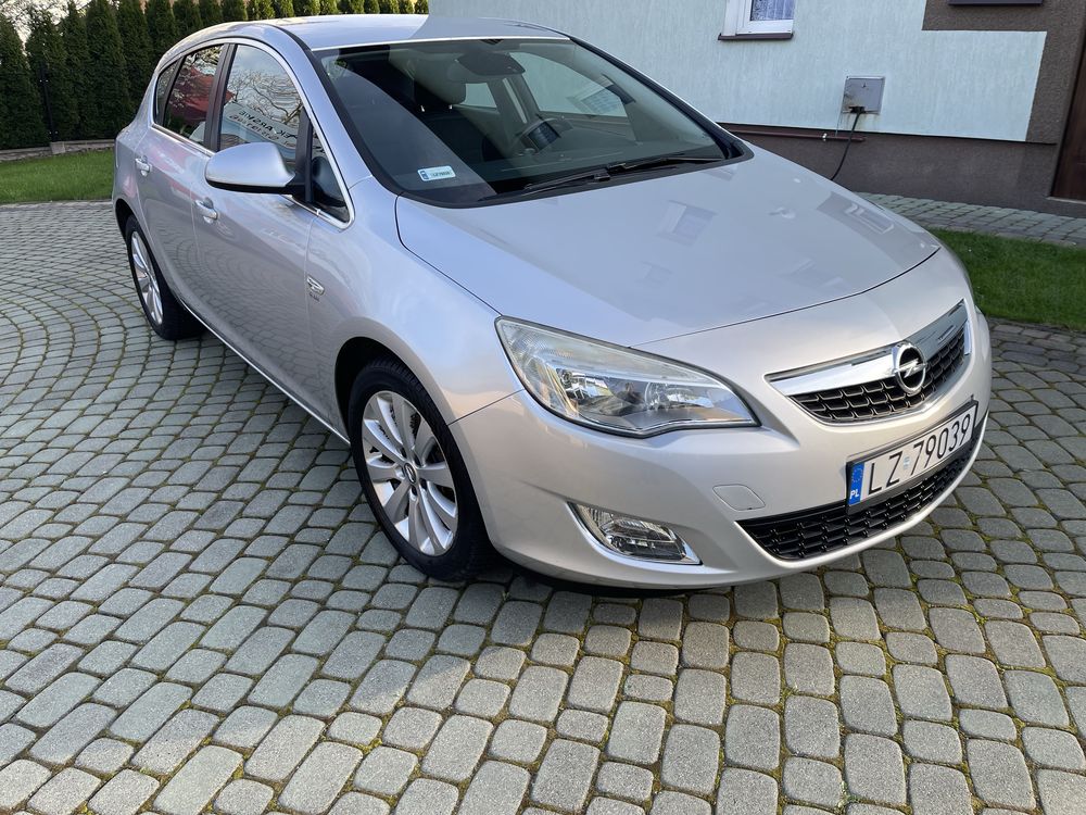 Opel Astra J Cosmo