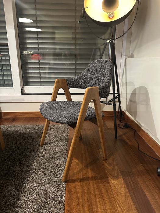 Cadeira de jantar x 8, marca Area, bom estado