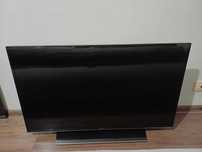 zestaw TV Samsung 40" 4k Smart 100hz + soundbar Samsung HW-J470 Czarny
