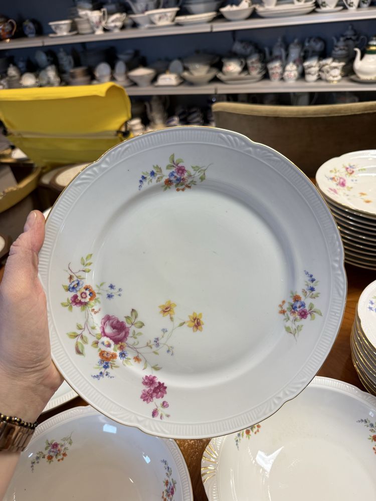 Stary serwis  obiadowy zestaw porcelanowy Chodzież kwiaty 1422