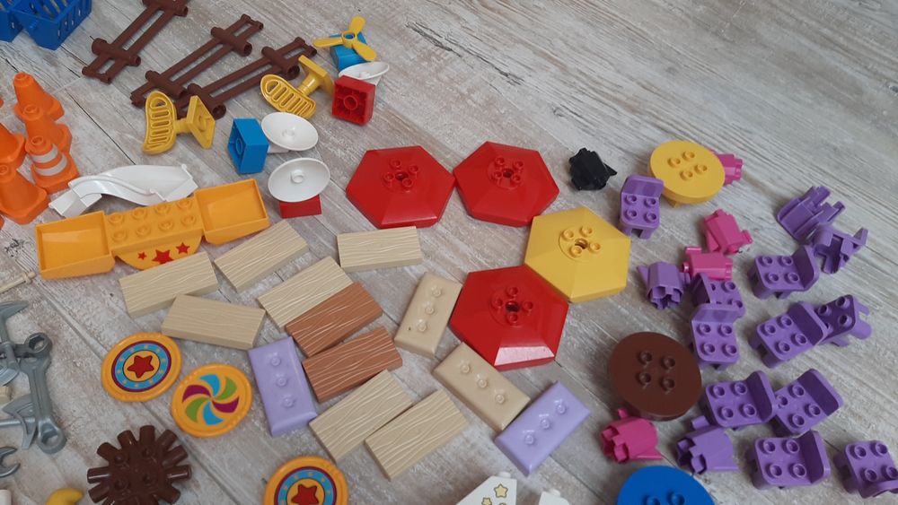 Każdy klocek 2,5 zł lego duplo