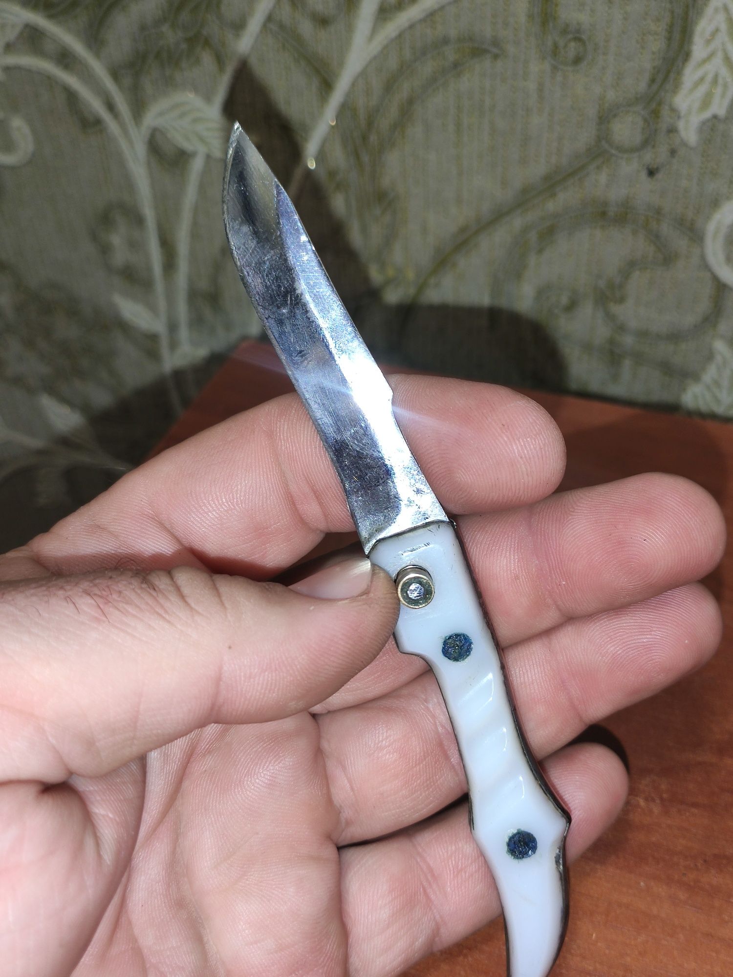 Продам сувенирный карманный нож