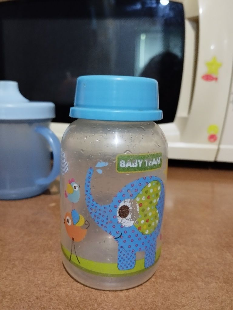 Детские поилки и бутылочка