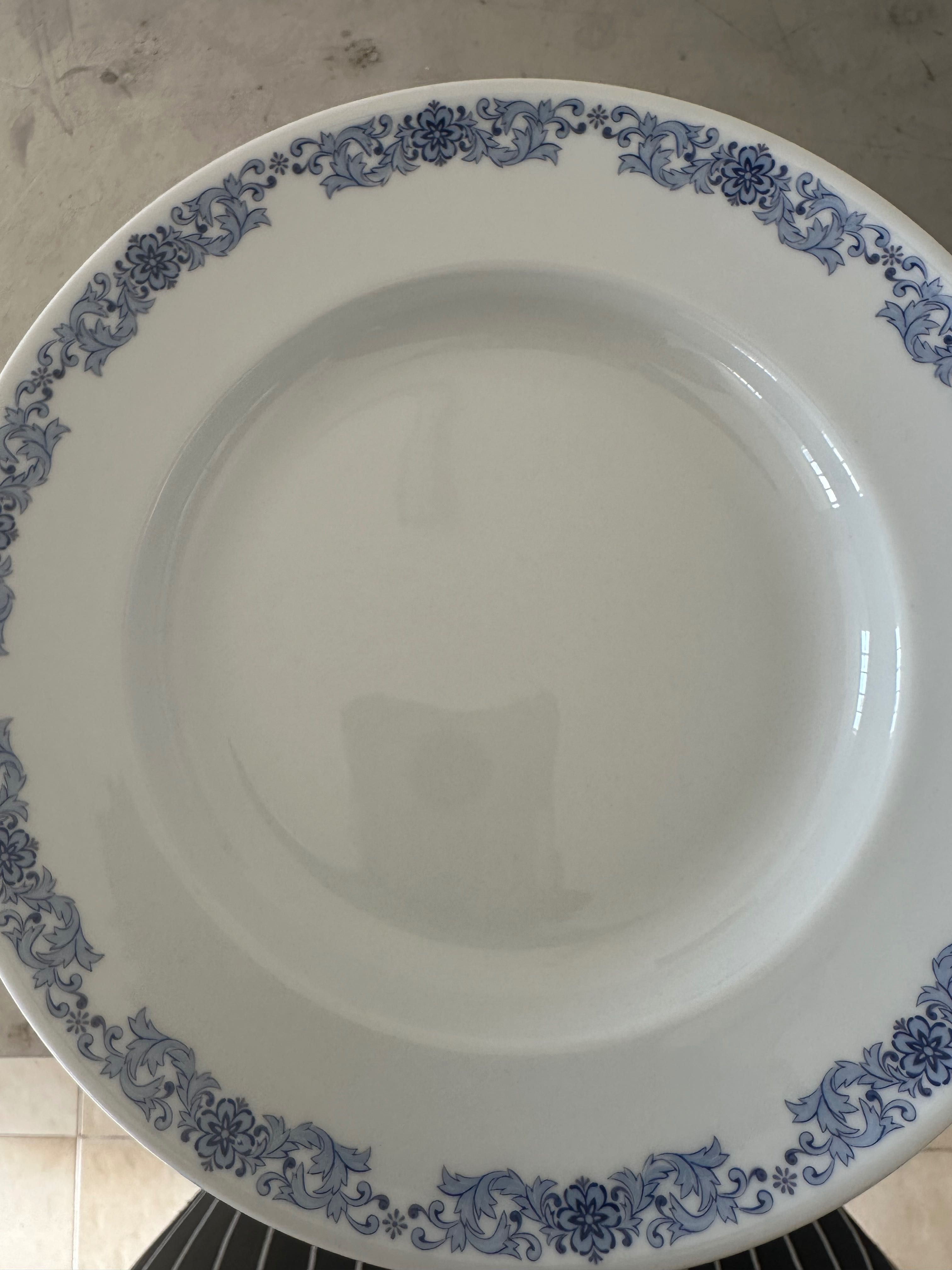 Pratos rasos e sopa