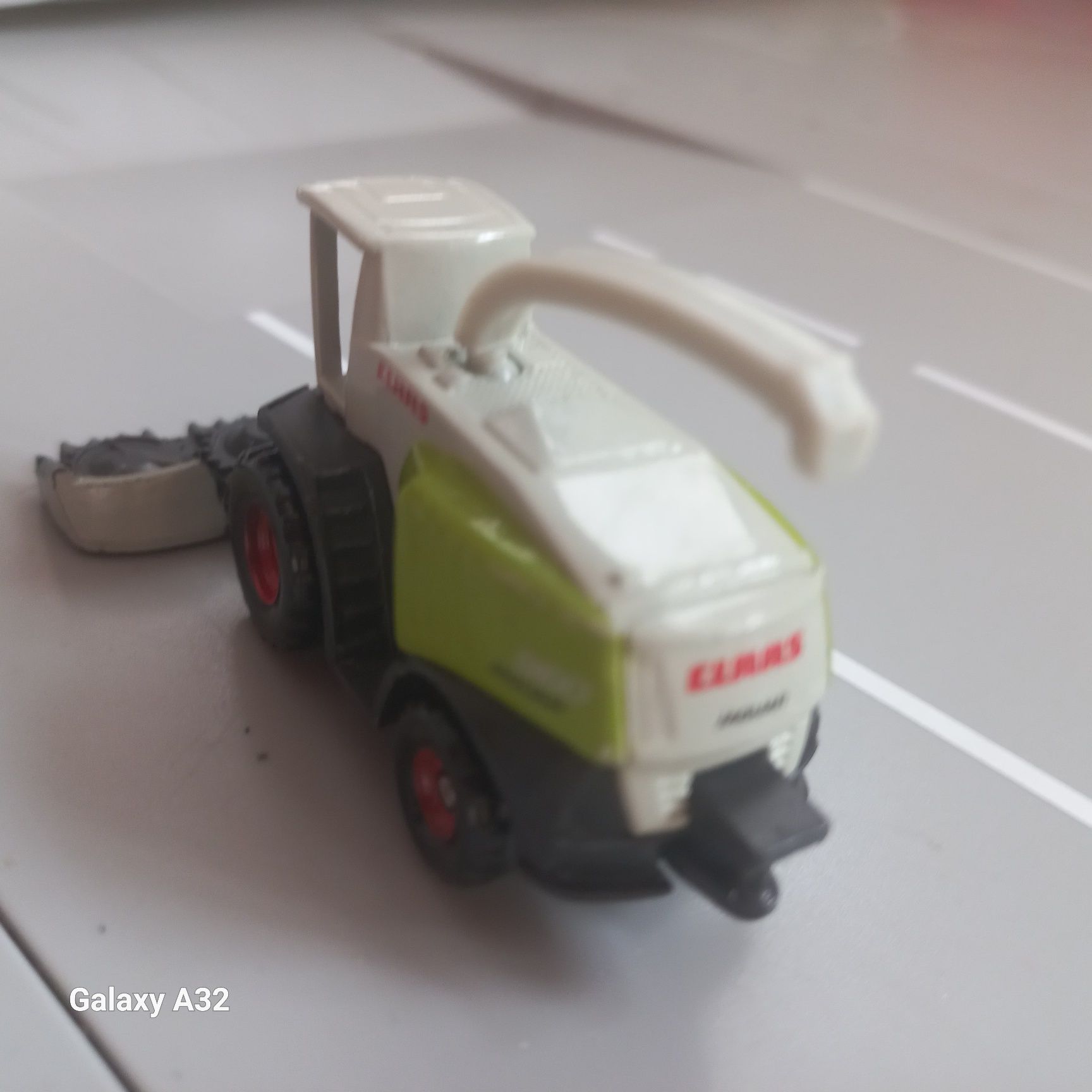 Siku kombajn do kukurydzy claas