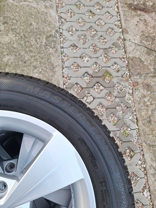 Oryginalne Koła Zimowe Skoda Octavia IV Alufelgi 205/60/R16