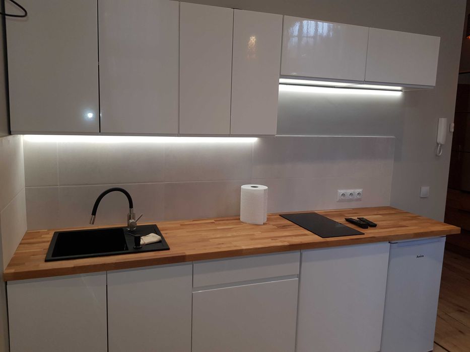 Właściciel wynajmie kawalerkę w centrum