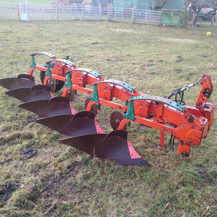 Pług kverneland 4,5 skibowy vario 12"-20" hydrauliczny