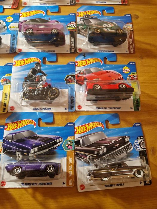 Coleção hotwheels,  ferraris, Porsches, TH