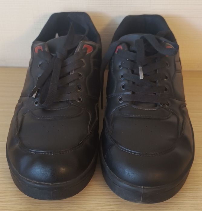 Кросівки розмір 38