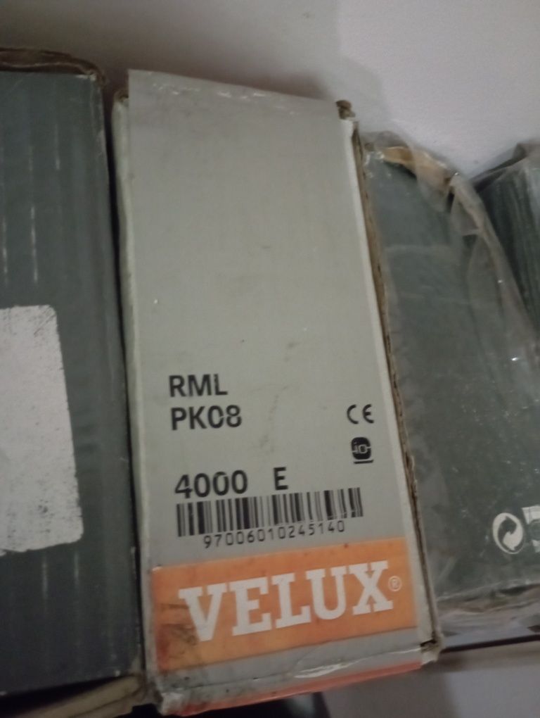 Штори velux RML рулонна штора для мансардних вікон
