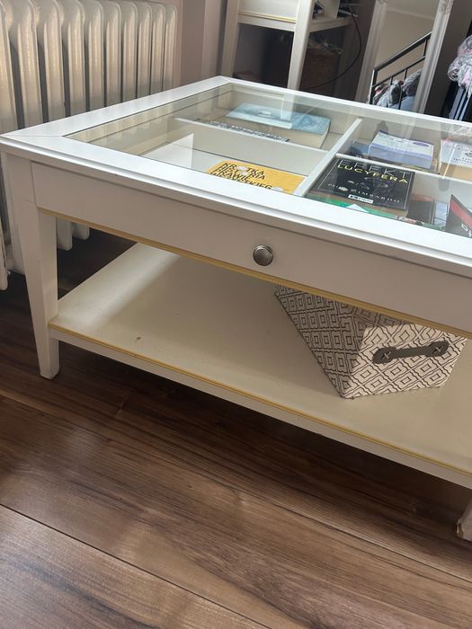 Stolik kawowy biały