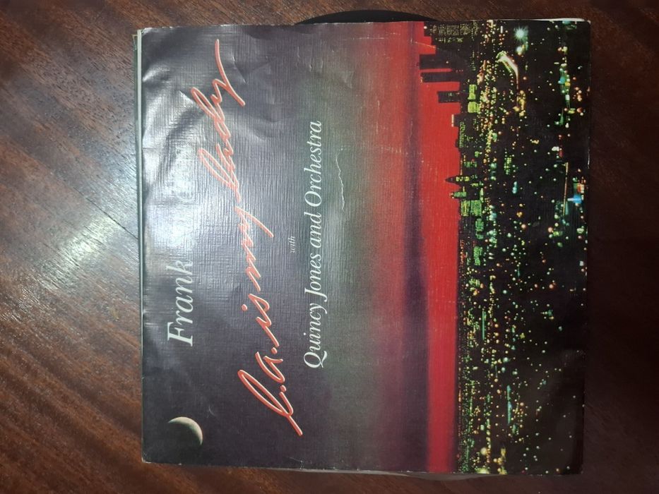 Singles em ótimo estado.