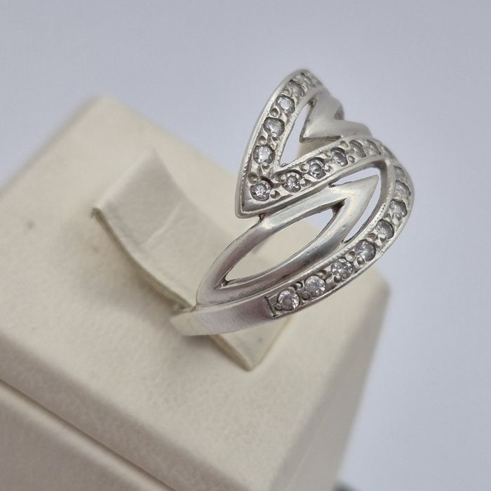 Срібна каблучка 925 проба доріжка з фіанітами