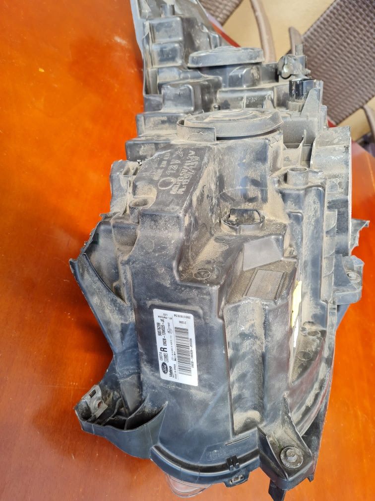 Lampa przednia  ford galaxy  mk4/s-  za darmo max