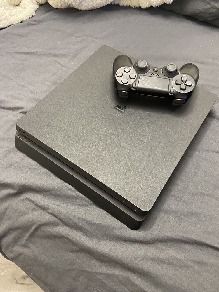 Продам PS4 1 терабайт