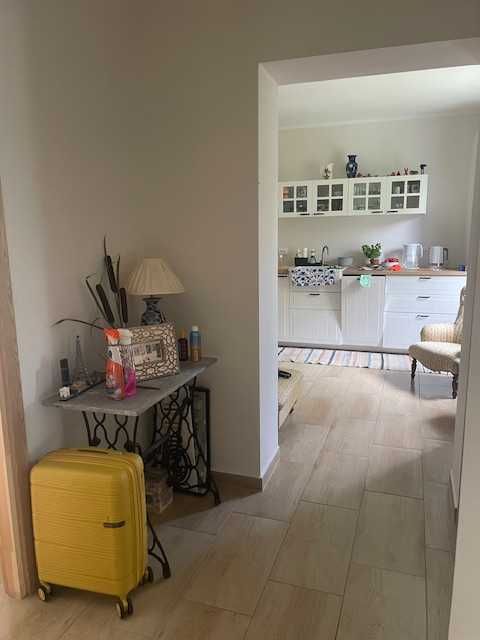 Fasty – połowa domu 50 m², po remoncie, 3 pokoje