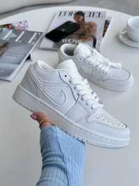 жіночі кросівки Nike Jordan Low White