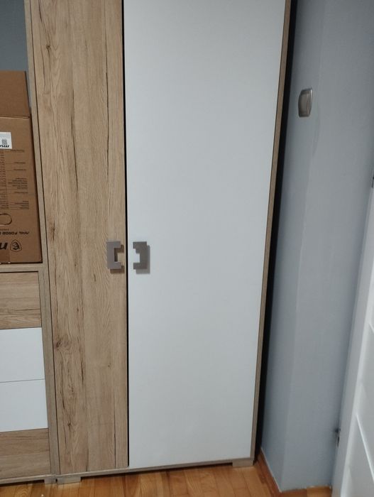 Meble dziecięce, lekkie ślady użytkowania