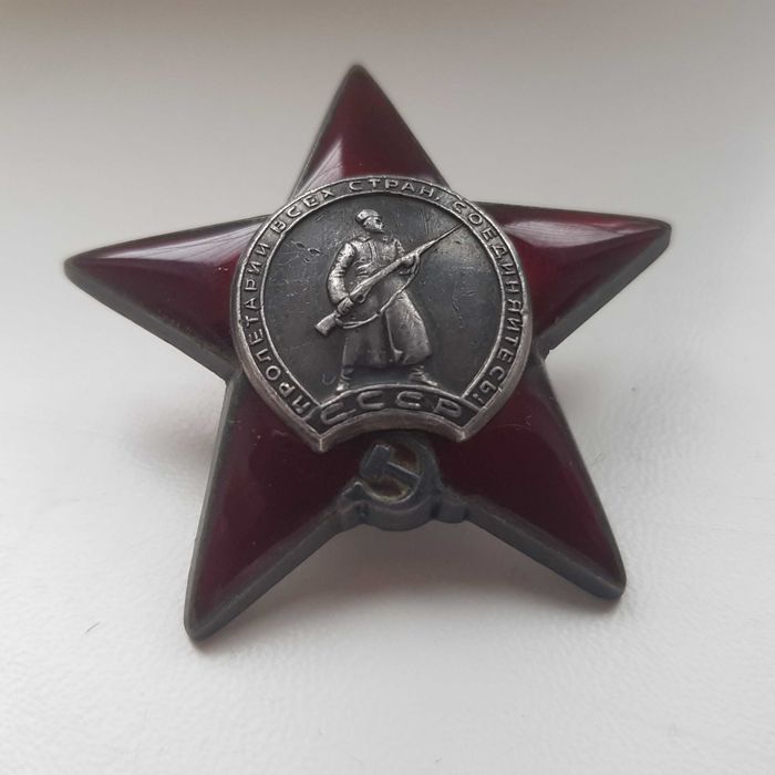 Кокарда с закруткой