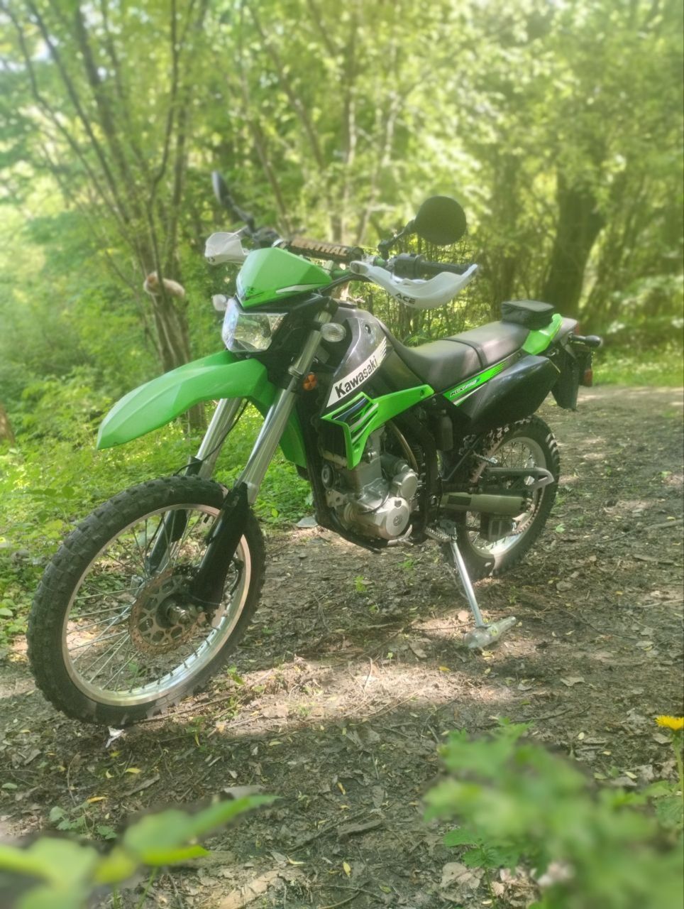 Продам мотоцикл Kawasaki klx 250