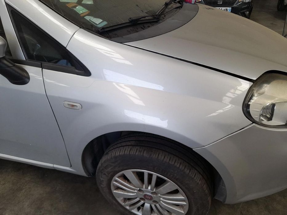 Guarda-lamas direito FIAT Grande Punto (199_)