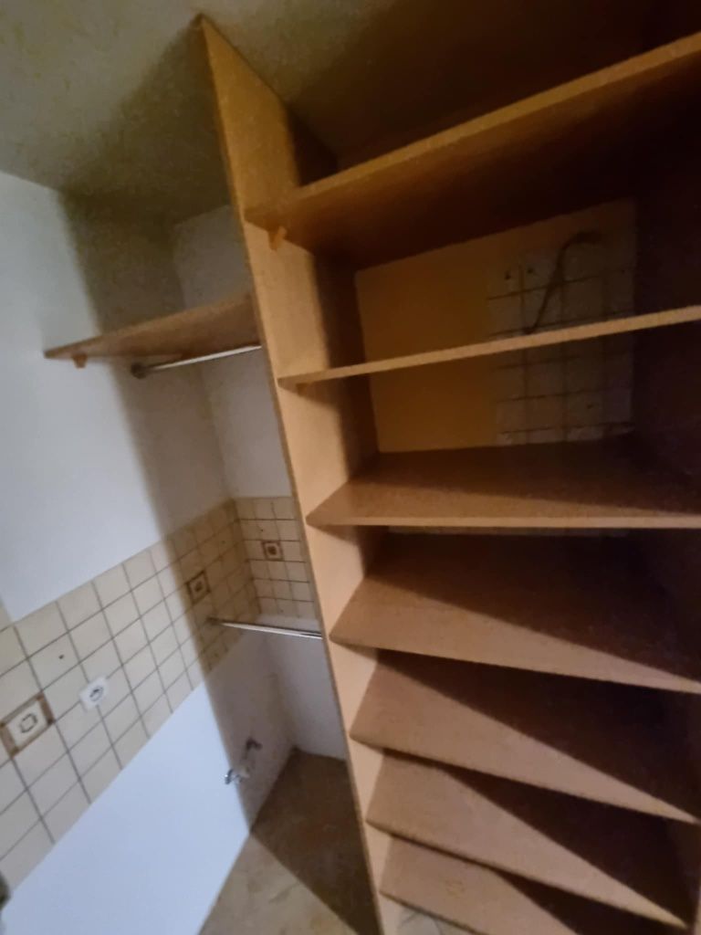 Szafa na wymiar z koszami