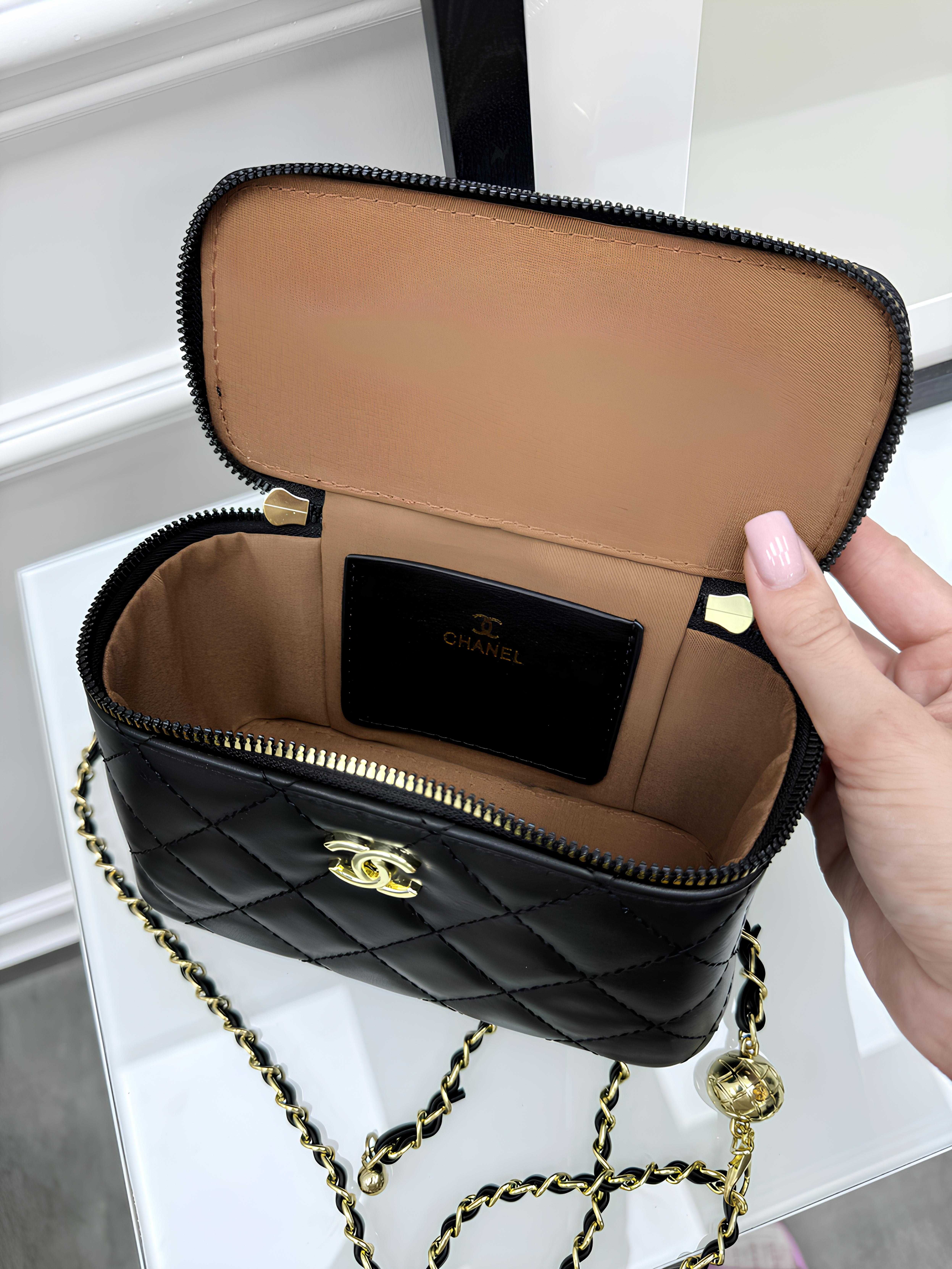 Женская сумка Chanel Lambskin через плечо Шанель